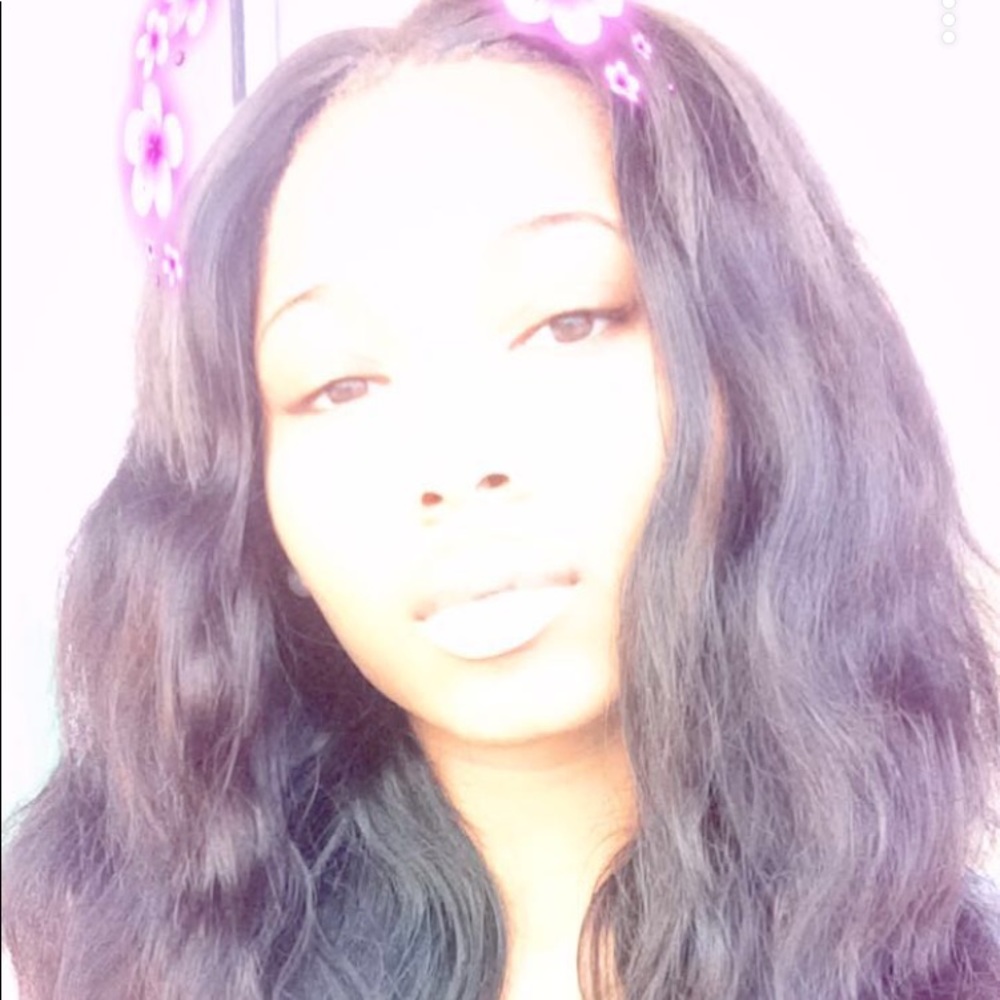 Meet your Posher, Eâmiyaa